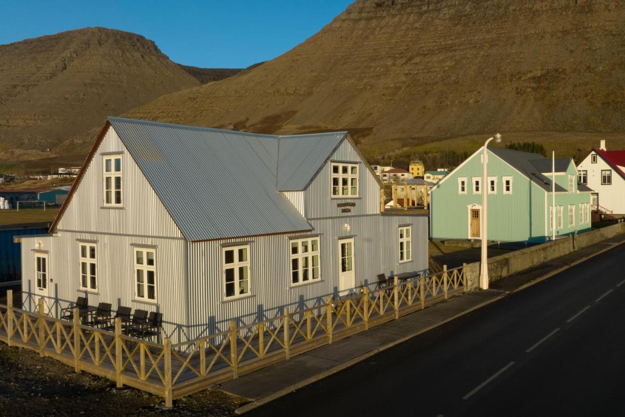 Отель Palshus Patreksfjordur Экстерьер фото